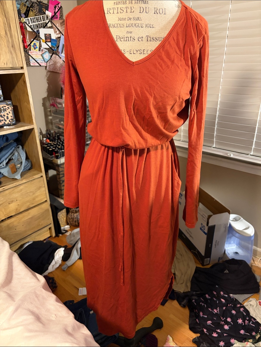 Women's Long Sleeve V-Neck Midi Dress in Rust - Small